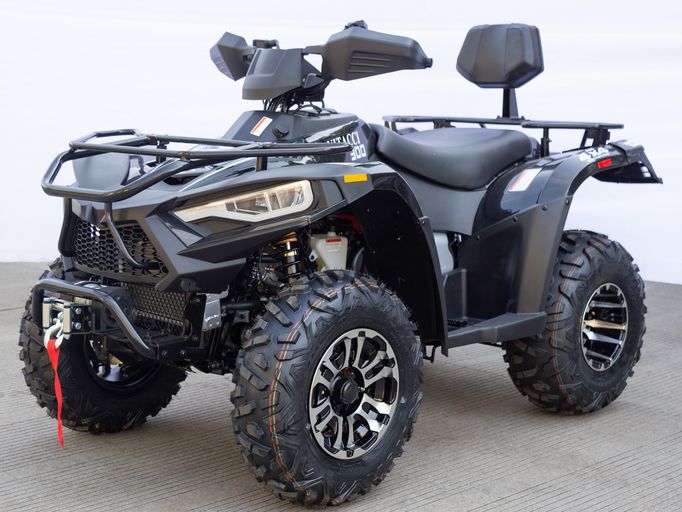 300CC 4WD ATV LOADED WITH FEATURES